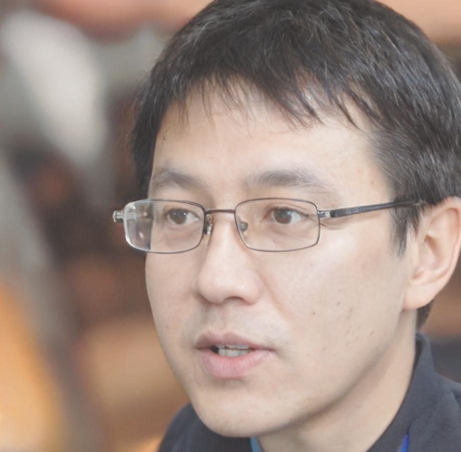 Portrait d'Antoine Mercier, Directeur de l'Analyse Financière